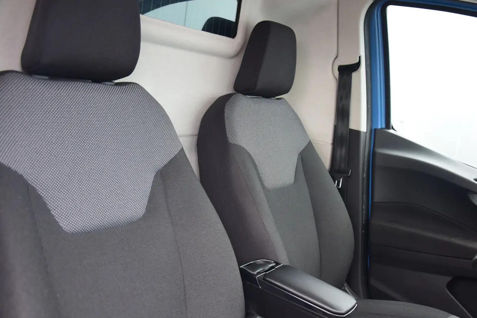 Ford Transit Courier 1.5 TDCI Trend Airco Cruise Dakreling Pdc 132dkm! Blau - 2
