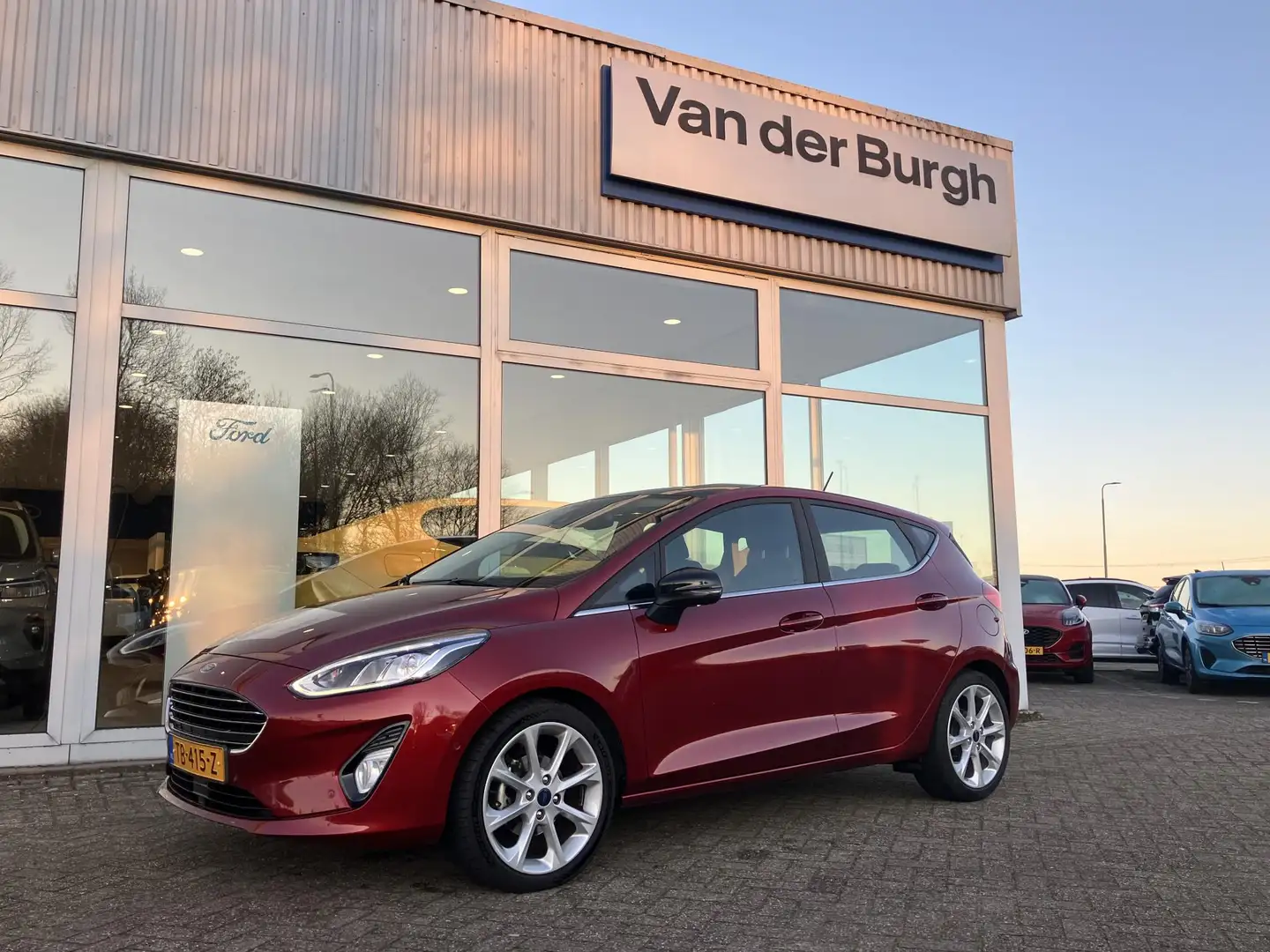Ford Fiesta Titanium 1.0 ECOboost 100pk automaat automaat - Fu Rouge - 2