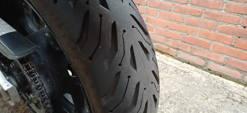 Suzuki GSR 600 - foto 7