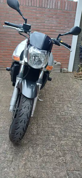 Suzuki GSR 600 - foto 8
