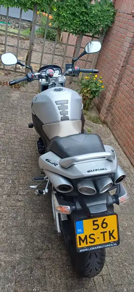 Suzuki GSR 600 - foto 6
