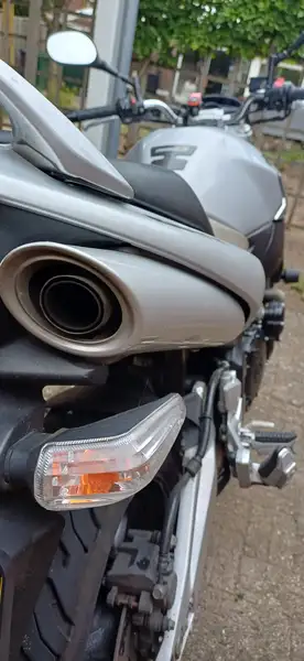 Suzuki GSR 600 - foto 2