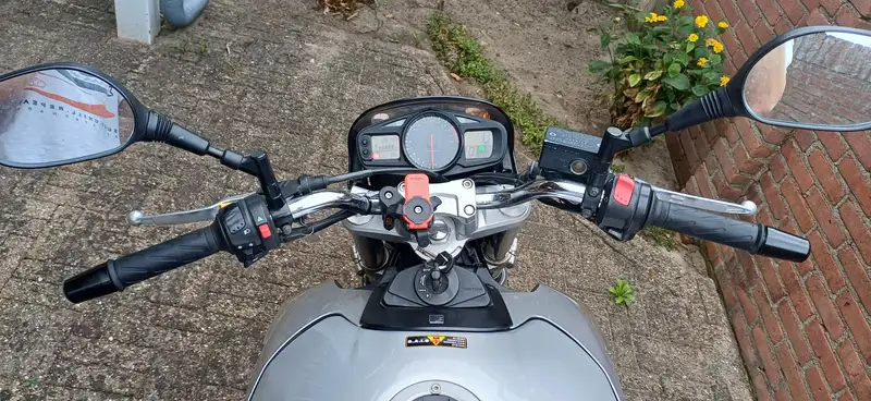 Suzuki GSR 600 - foto 5