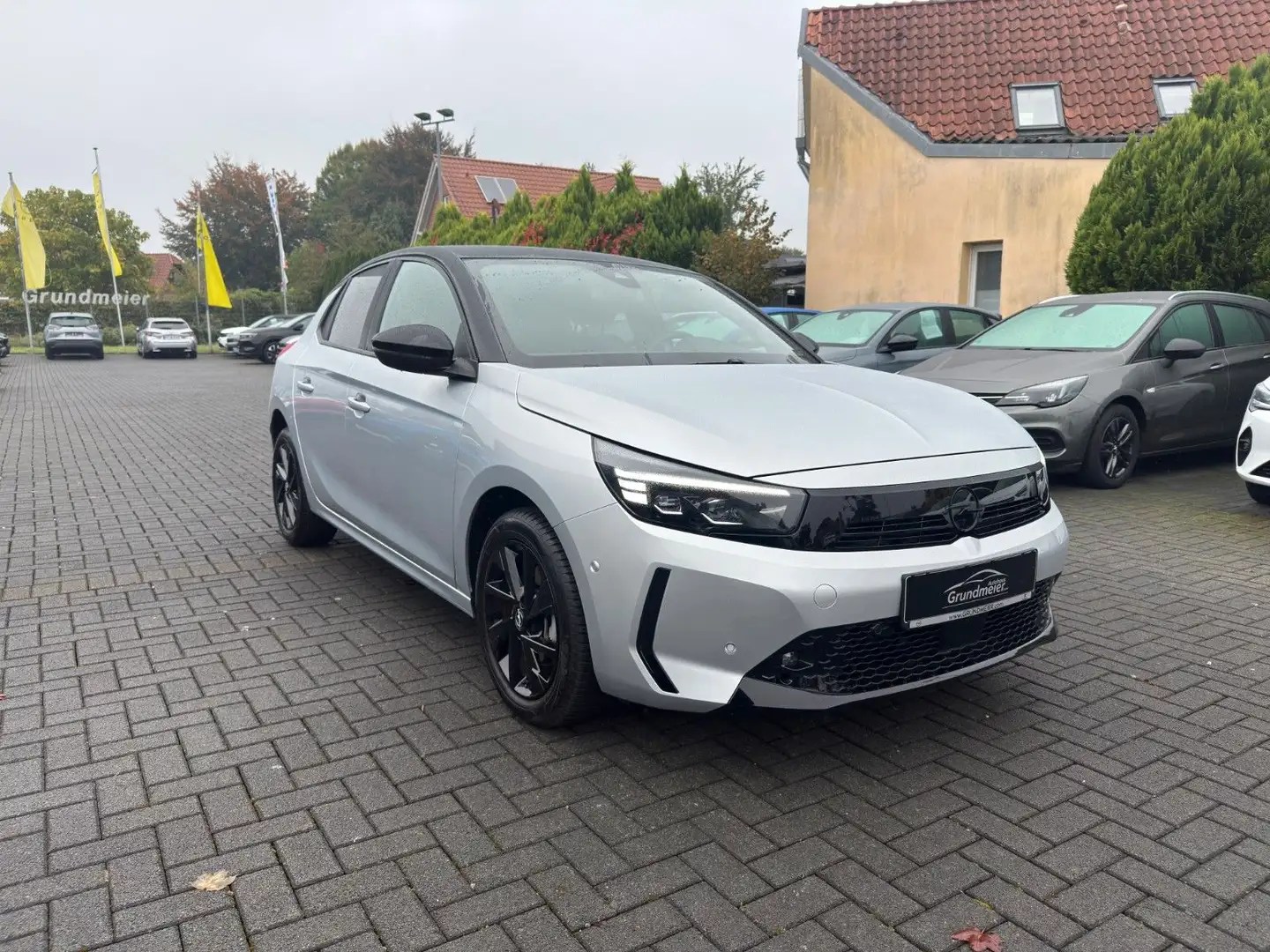 Opel Corsa F GS/Navi/Kamera/Allwetter Silber - 2