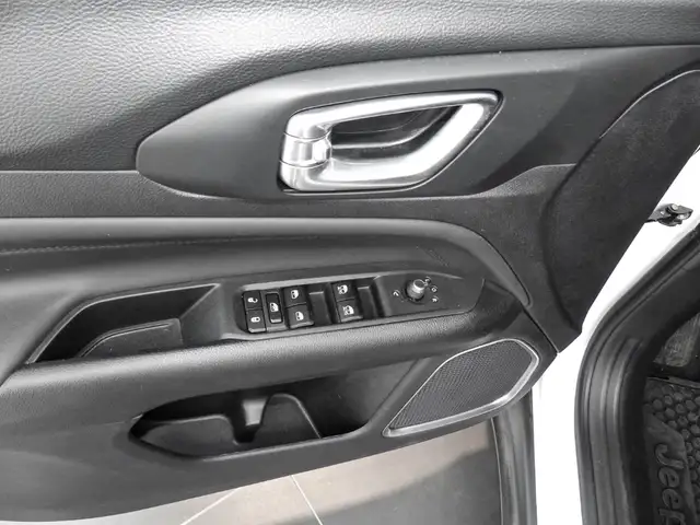 Jeep Compass view 14