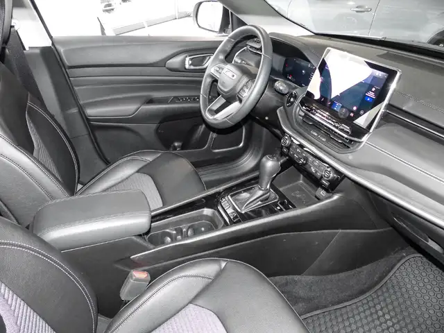 Jeep Compass view 4