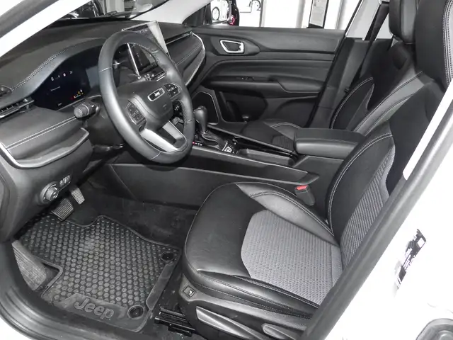 Jeep Compass view 13