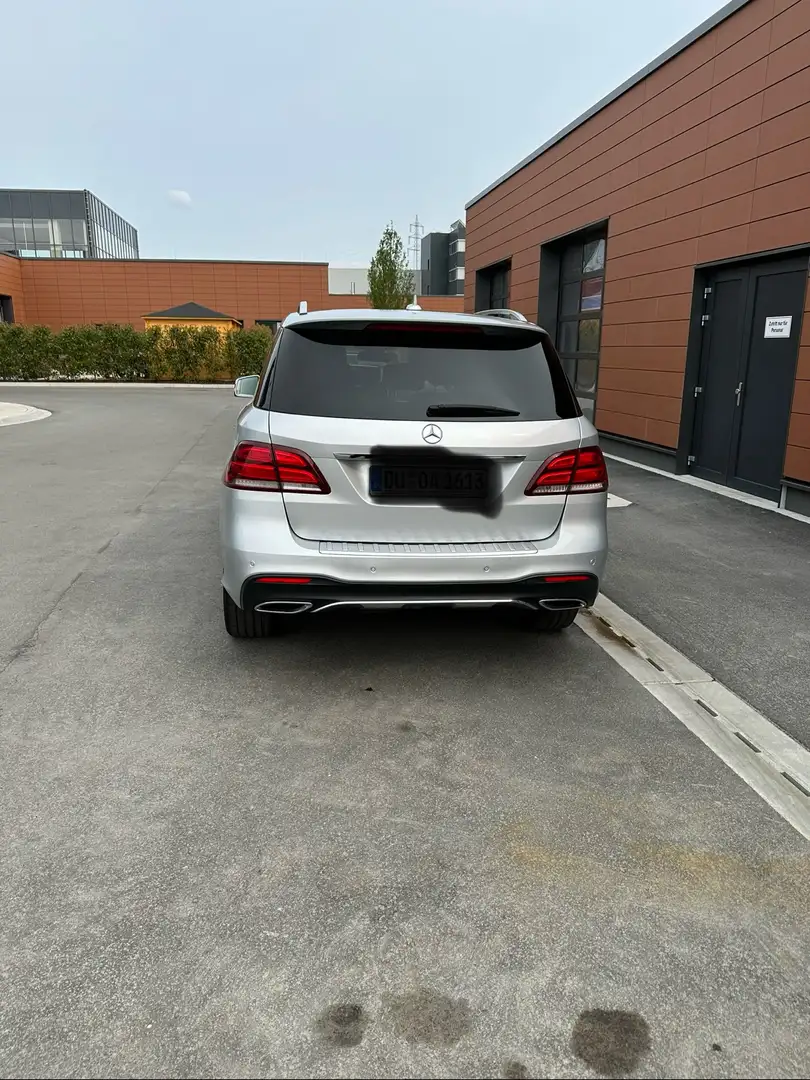 Mercedes-Benz GLE 350 d 4Matic 9G-TRONIC AMG Line Silber - 2