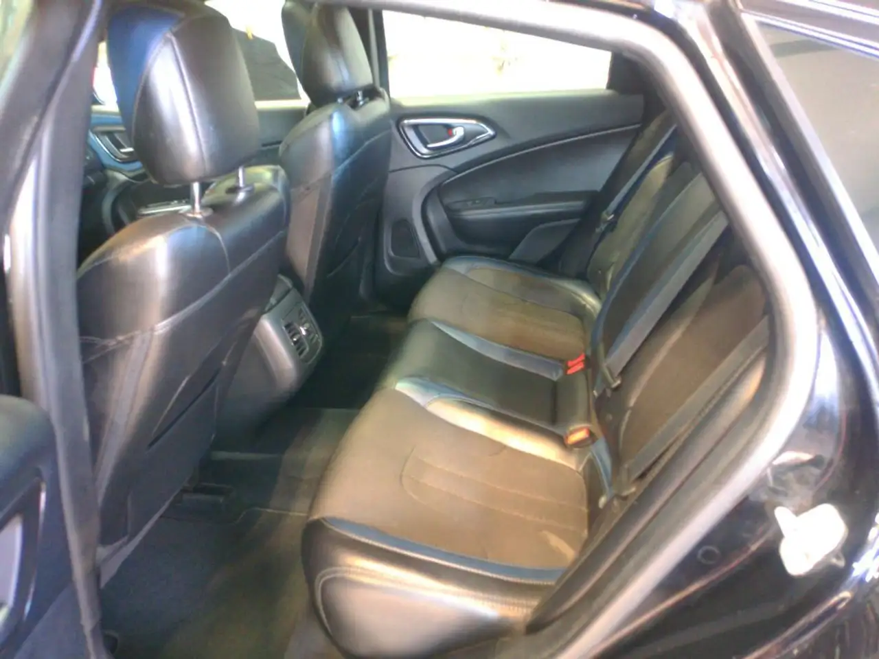 Chrysler 200 снимка Chrysler 200