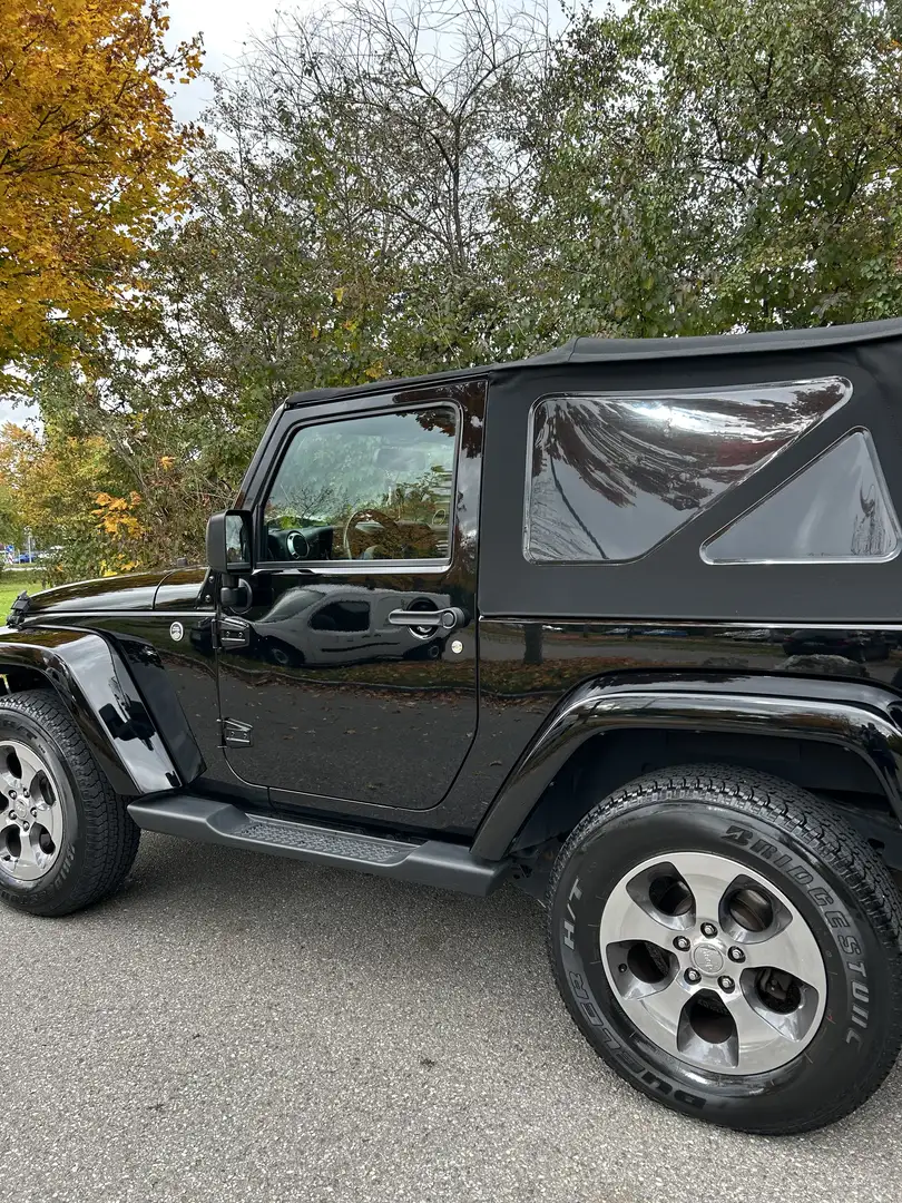 Jeep Wrangler Hard-Top 2.8 CRD Automatik Sahara Schwarz - 2