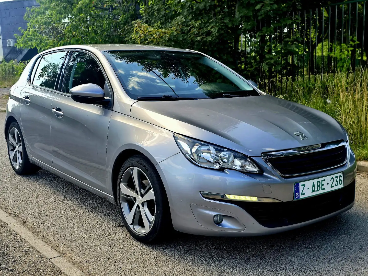 Peugeot 308 1.6 HDi  * AIRCO * NAVI * GARANTIE * Grijs - 1