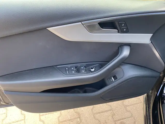 Audi A4 view 7