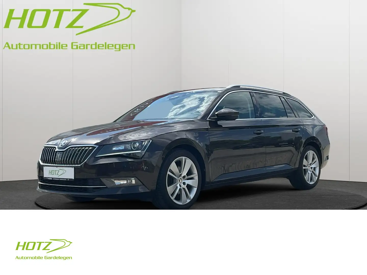 Skoda Superb Combi 2.0 TDI DSG Style Brun - 1