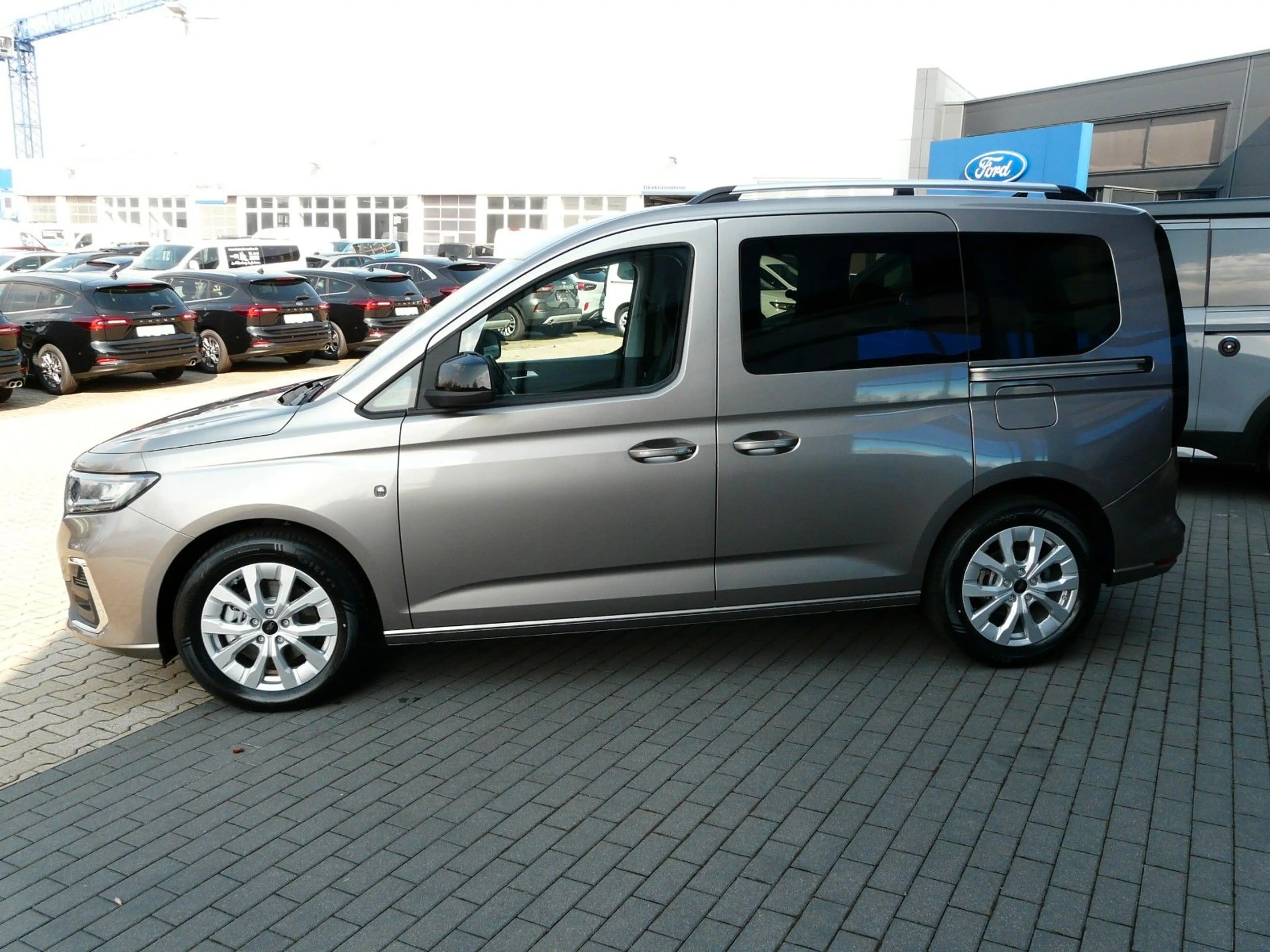 Ford Tourneo Connect Titanium *LED*Navi*Kamera* — photo 2