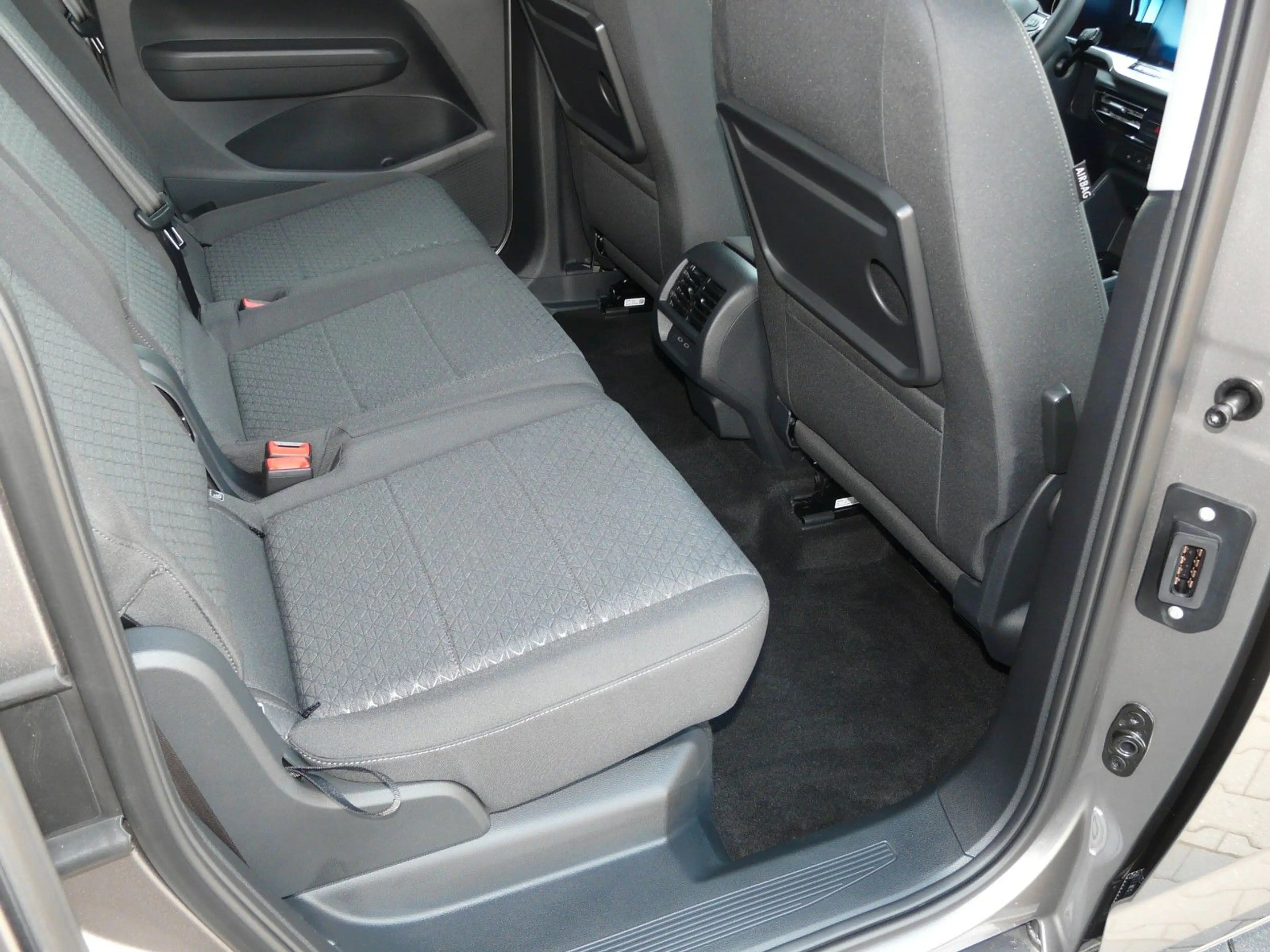 Ford Tourneo Connect Titanium *LED*Navi*Kamera* — photo 14