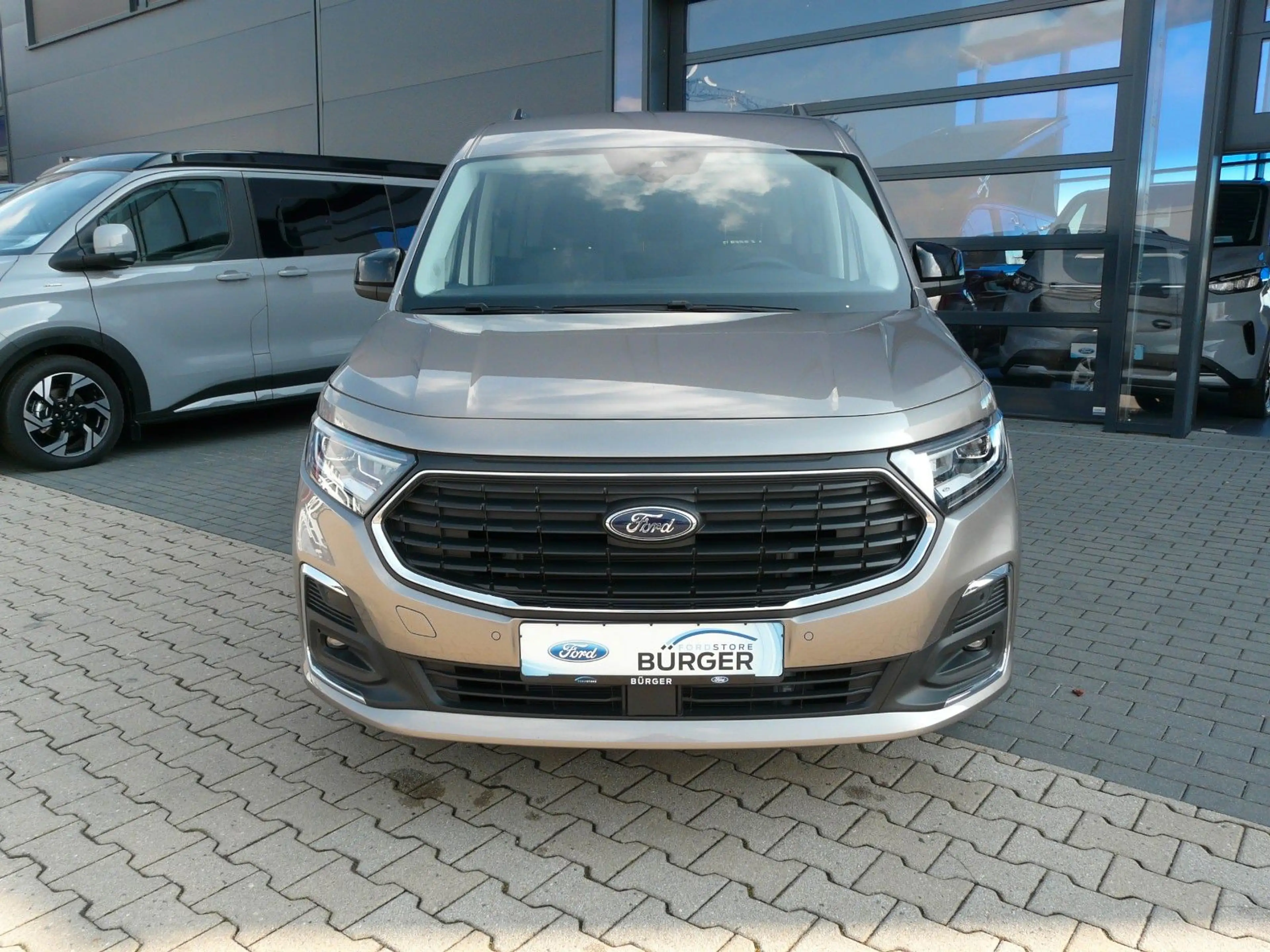 Ford Tourneo Connect Titanium *LED*Navi*Kamera* — photo 8