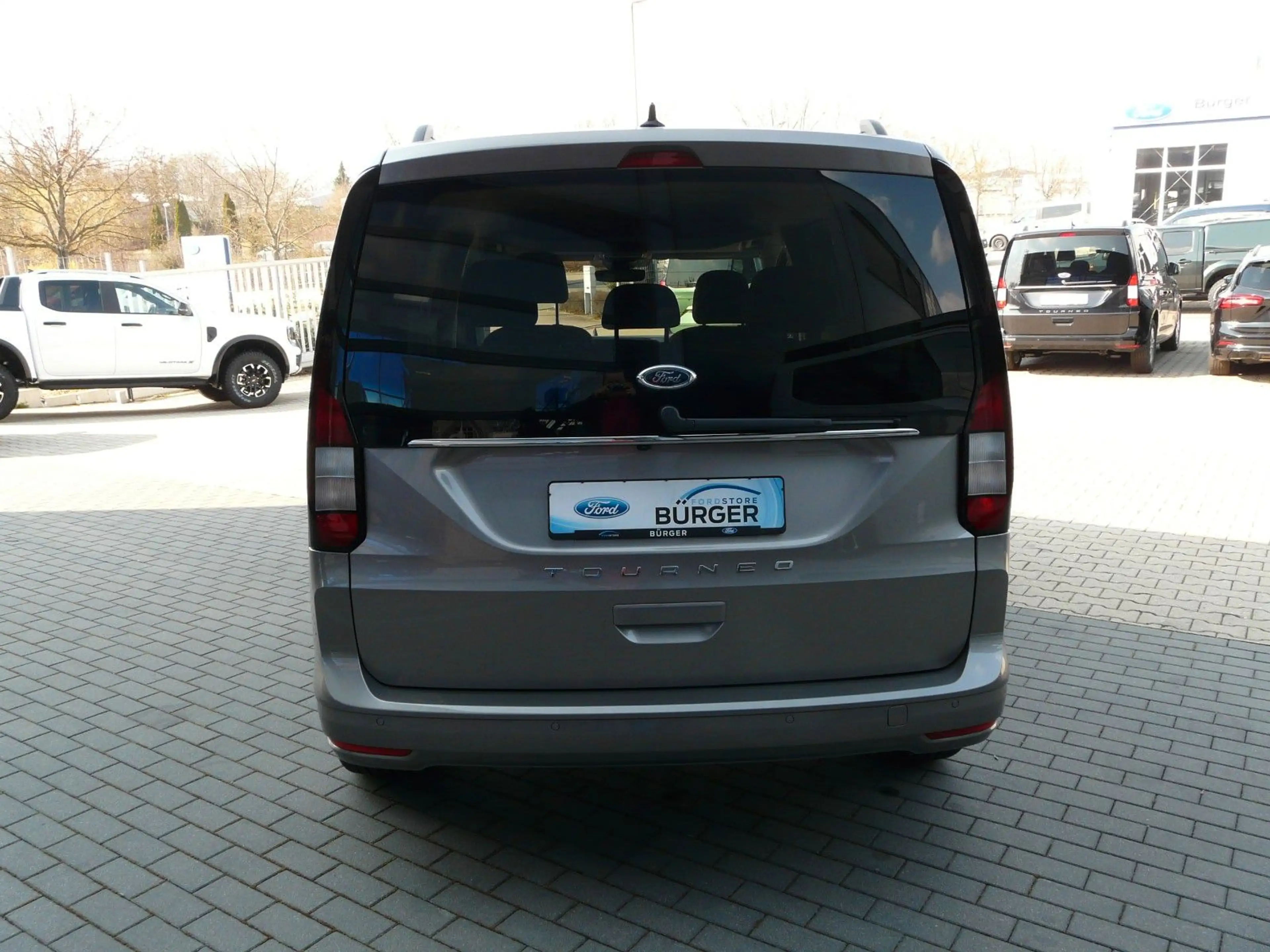 Ford Tourneo Connect Titanium *LED*Navi*Kamera* — photo 4