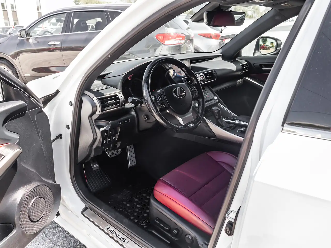 Lexus IS снимка Lexus IS