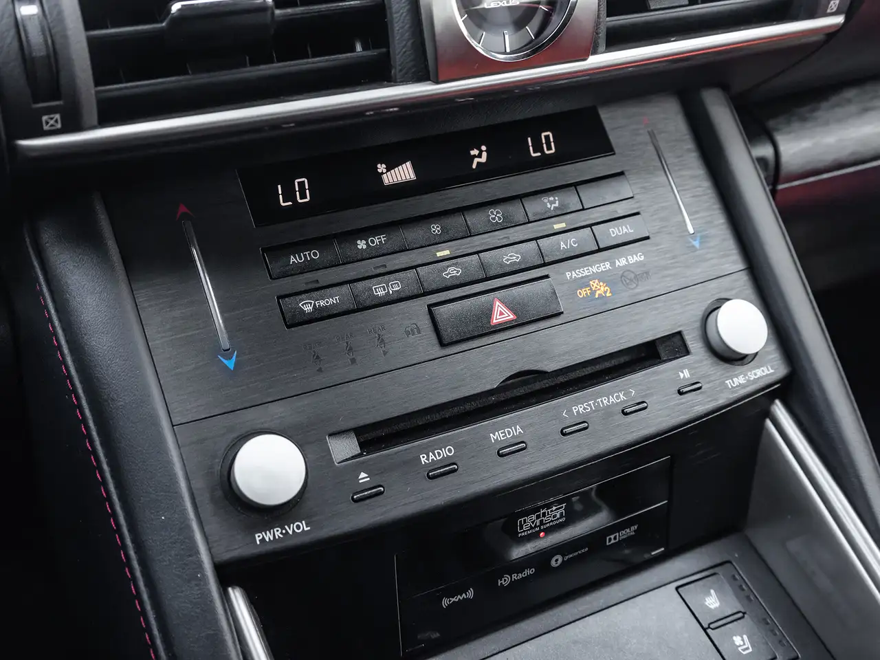 Lexus IS снимка Lexus IS