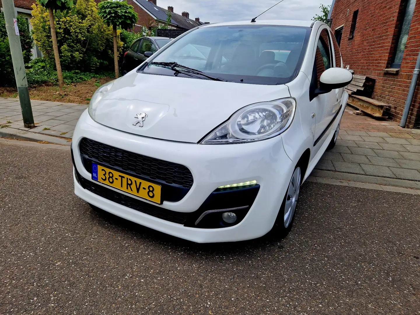 Peugeot 107 1.0 Active Wit - 2
