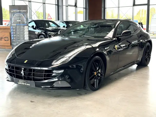Ferrari FF Liftsystem Beifahrerdisplay Panoramadach Black Lig
