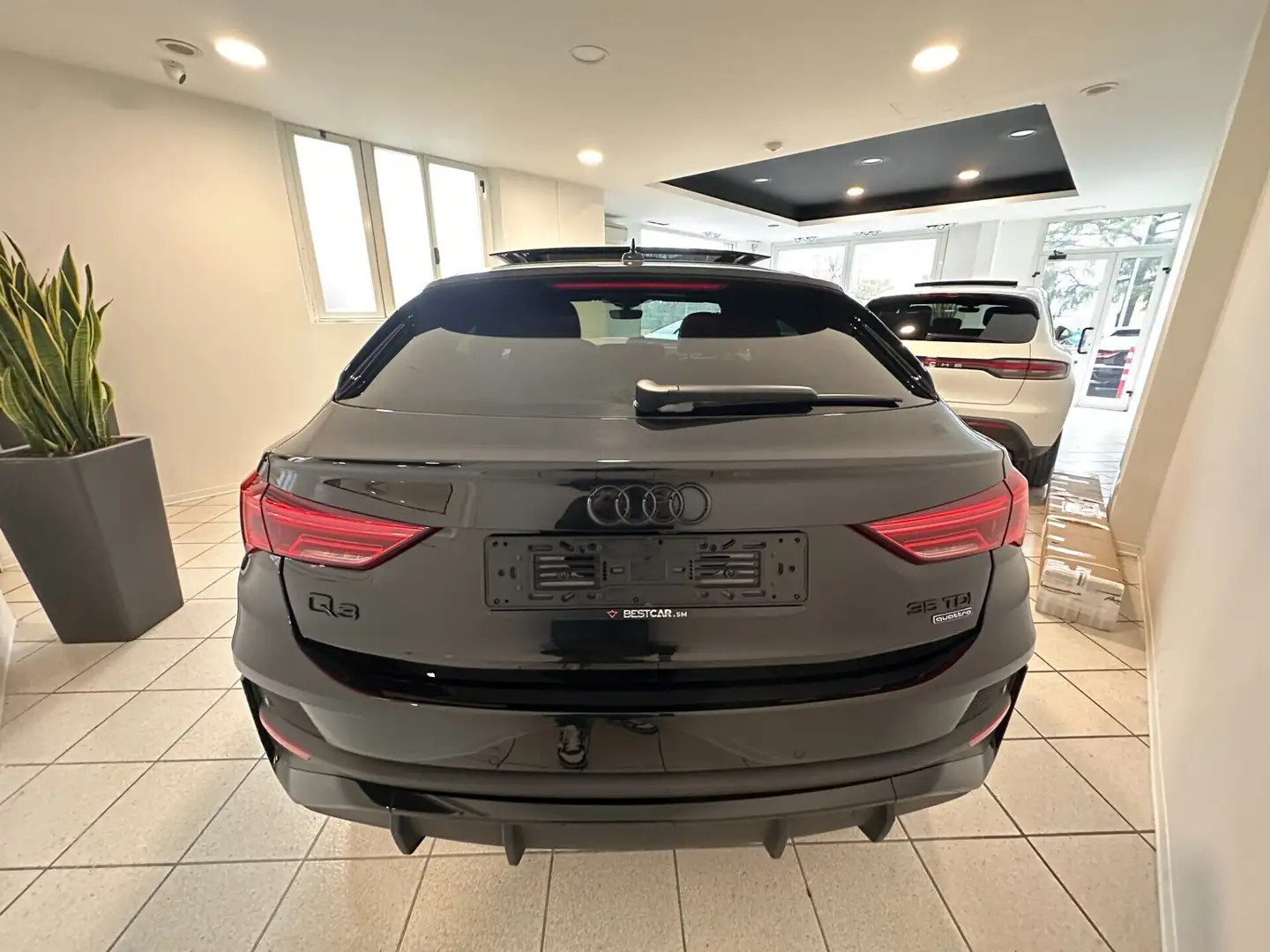 Audi Q3 Sportback 35 TDI QUATTRO S LINE PANORAMA R20 Negro - 2
