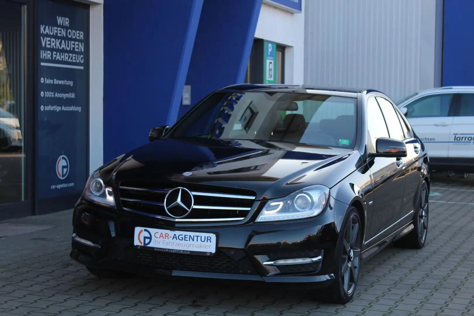 Mercedes-Benz C 250 C -Klasse Lim. C 250 CGI BlueEfficiency*AMG Line Schwarz - 2