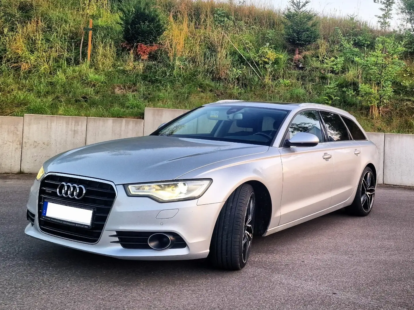 Audi A6 Avant, 3.0 TDI quattro Grau - 1