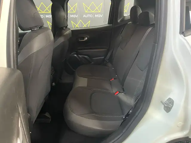 Jeep Renegade view 14