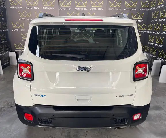 Jeep Renegade view 5