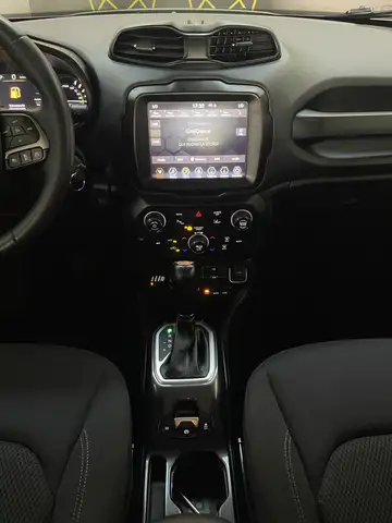 Jeep Renegade view 12