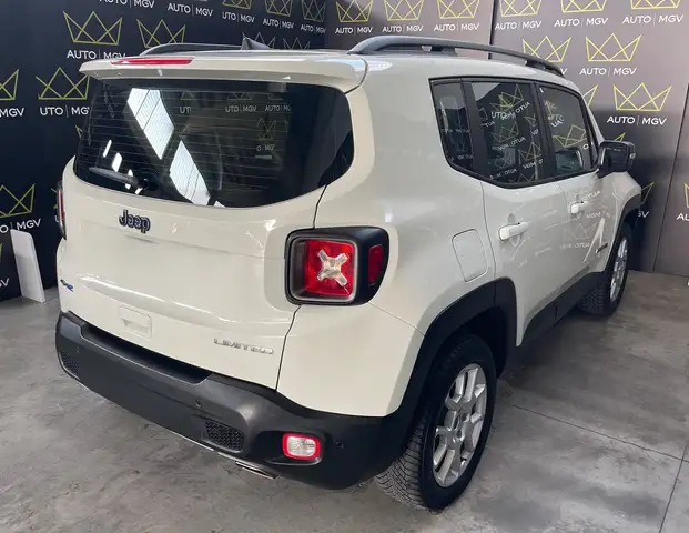 Jeep Renegade view 4