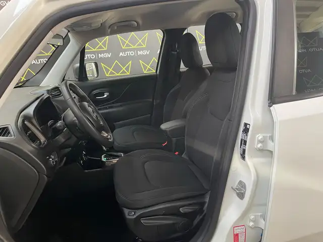 Jeep Renegade view 8
