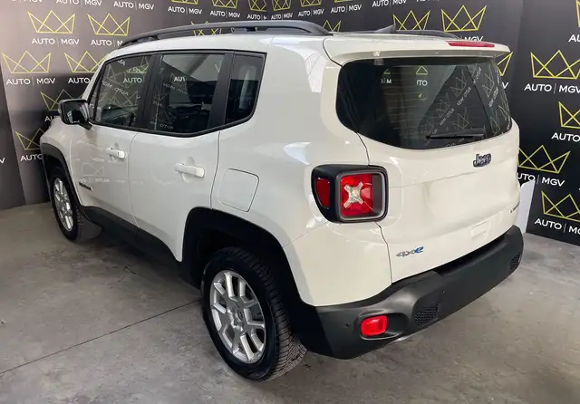 Jeep Renegade view 6