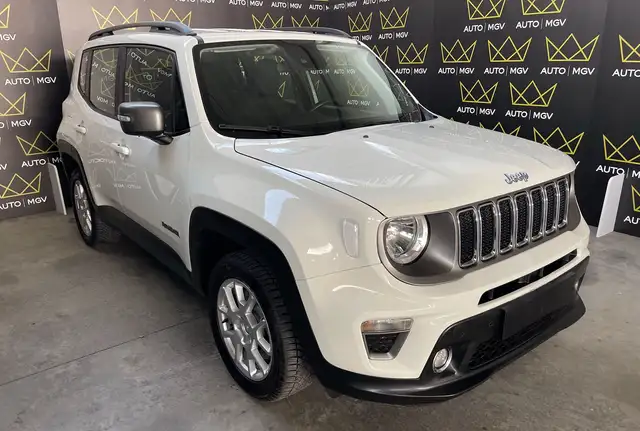Jeep Renegade view 3