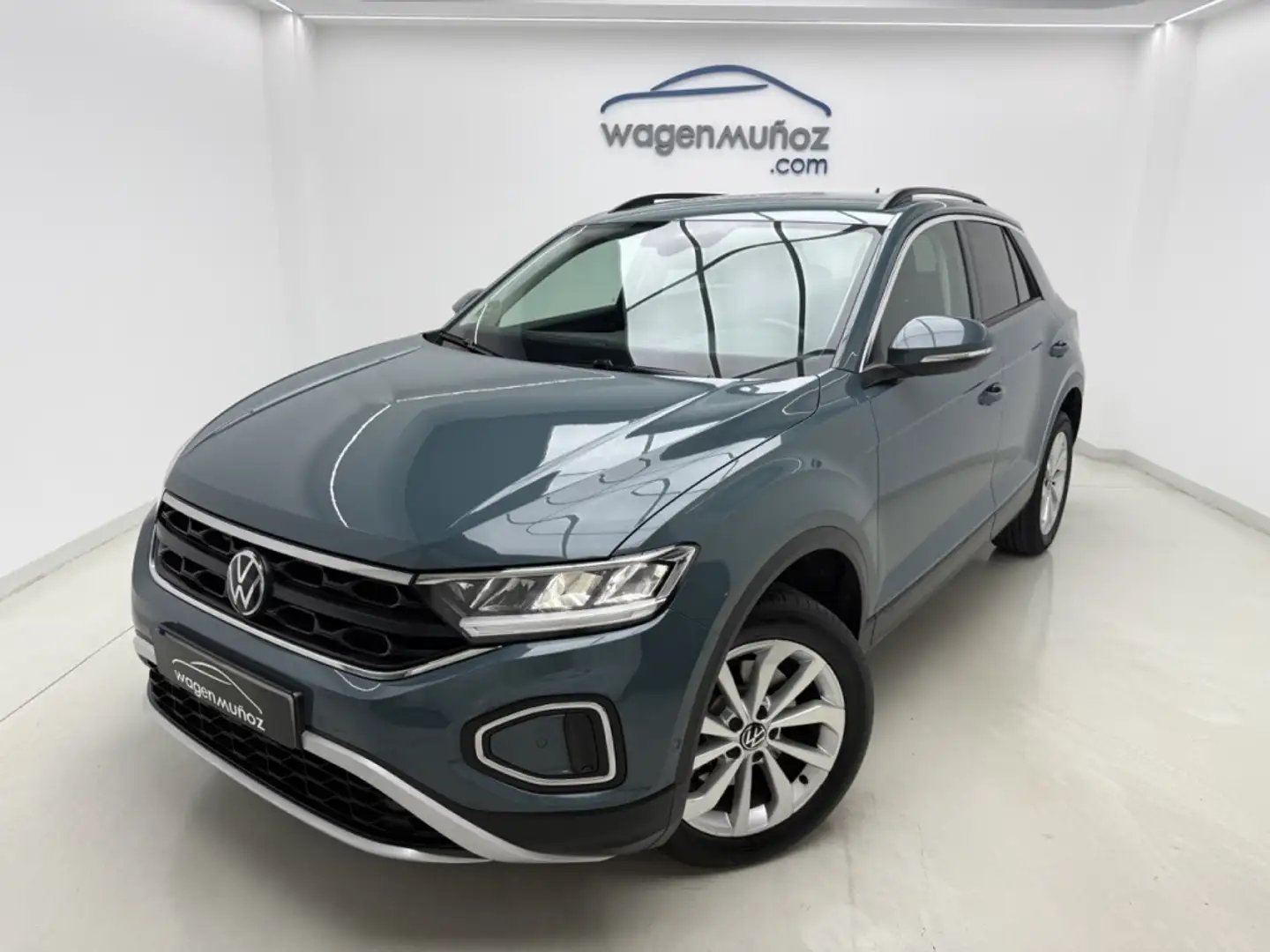 Volkswagen T-Roc 2.0TDI Life DSG7 110KW Azul - 2