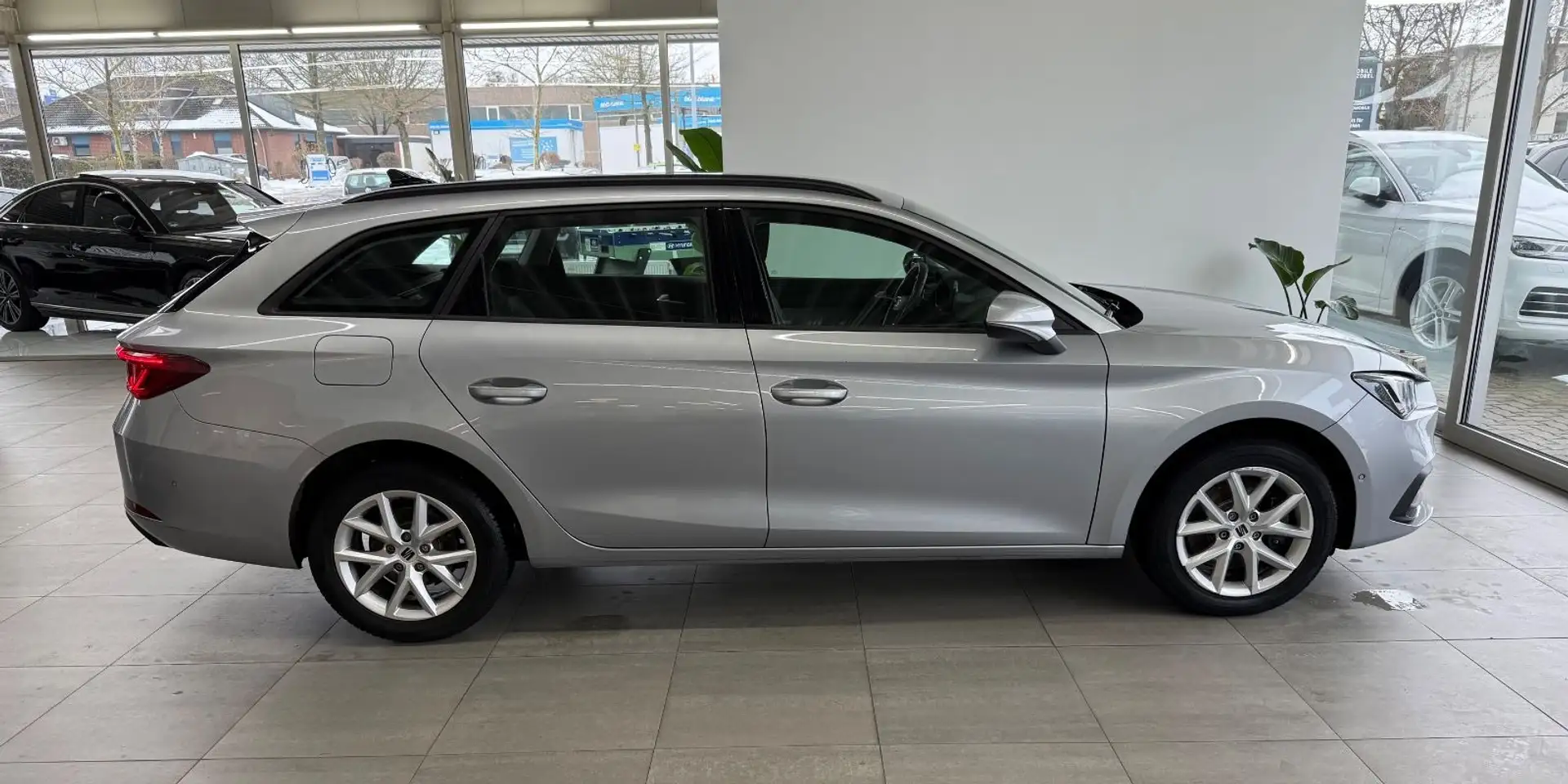 SEAT Leon *Sportstourer*Style*Navi*Virtual*ACC*LED* Argent - 2