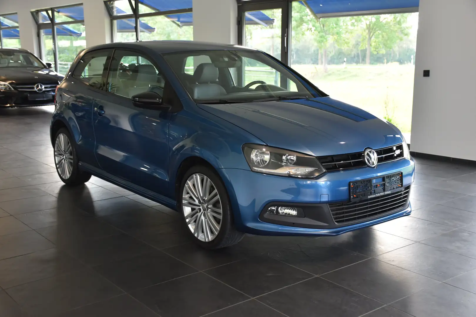 Volkswagen Polo 1.4 TSI BlueGT"SPORTLENKRAD"TEILLEDER"ALU"KLIMA" Bleu - 2