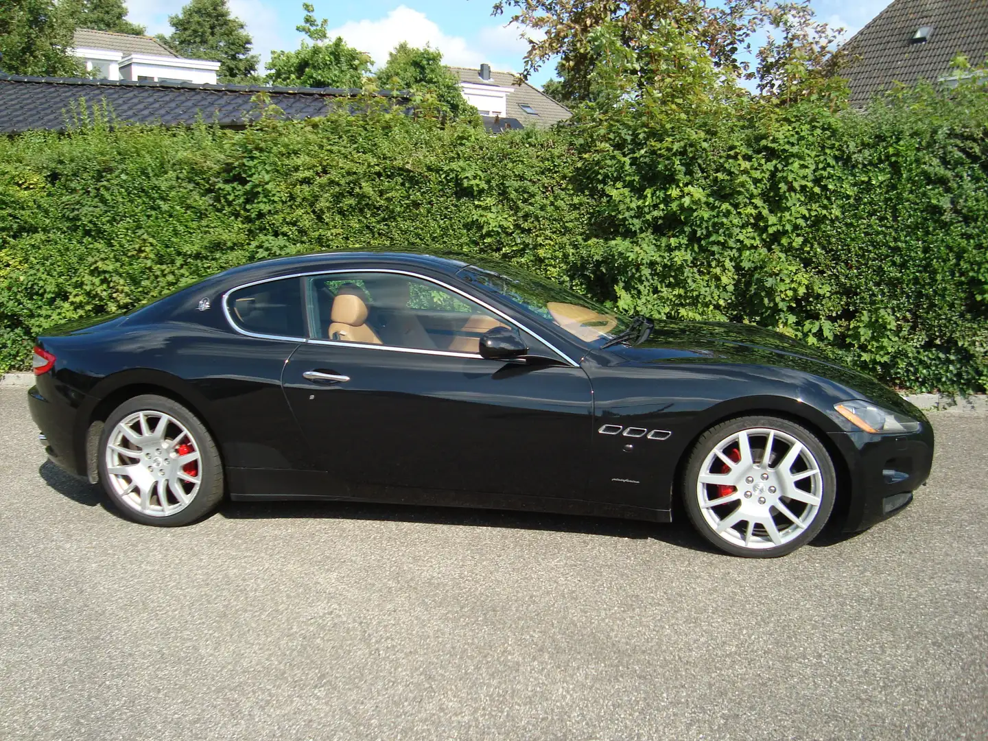 Maserati GranTurismo GranTurismo 4.2 Zwart - 2