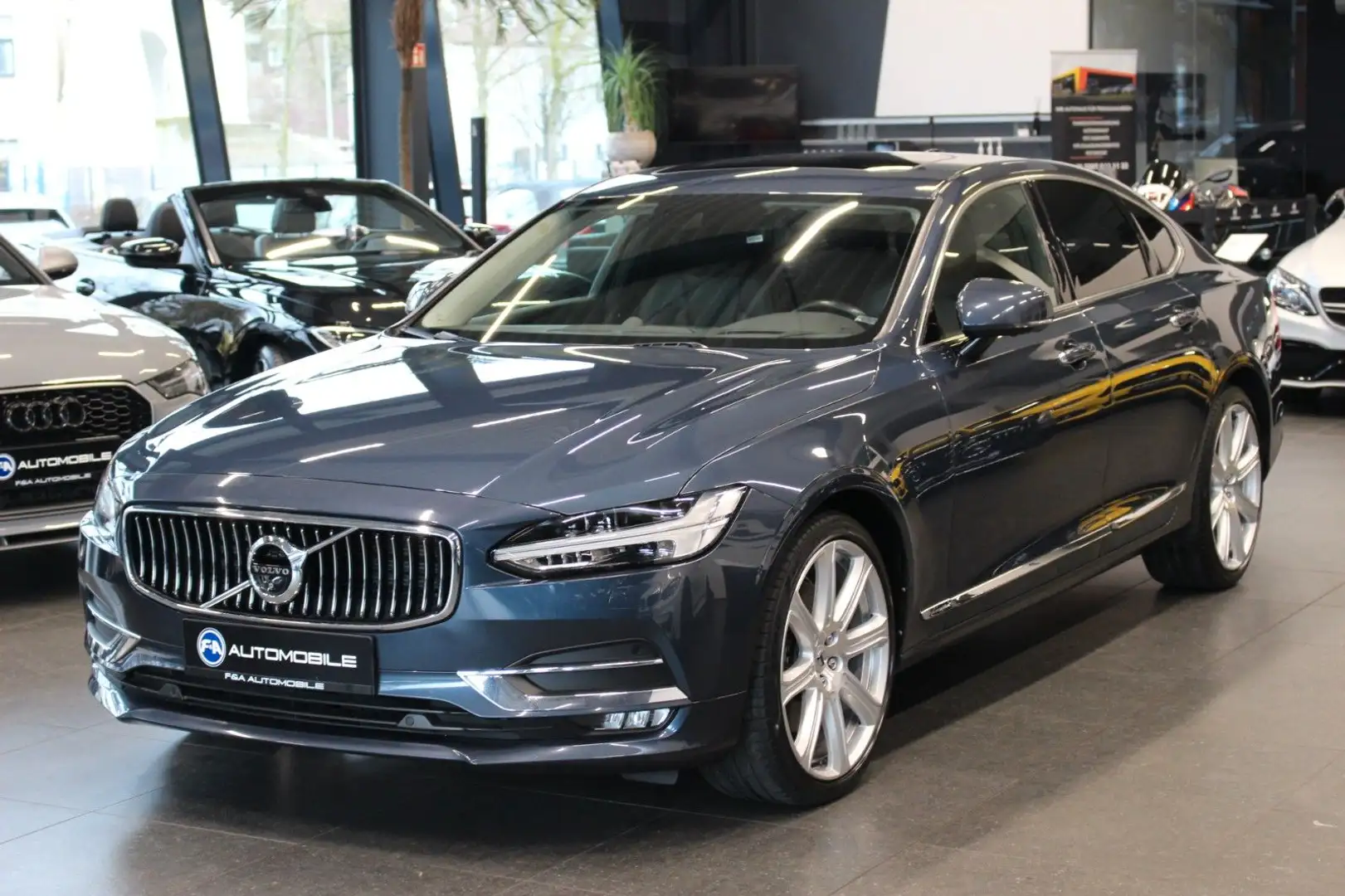 Volvo S90 D5 AWD Inscription*Voll Grau - 1