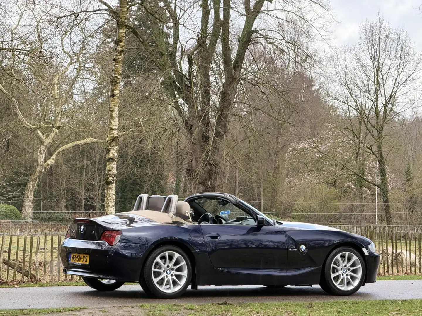 BMW Z4 Roadster 3.0si aut. LCI Executive / Orig.NL Blau - 2