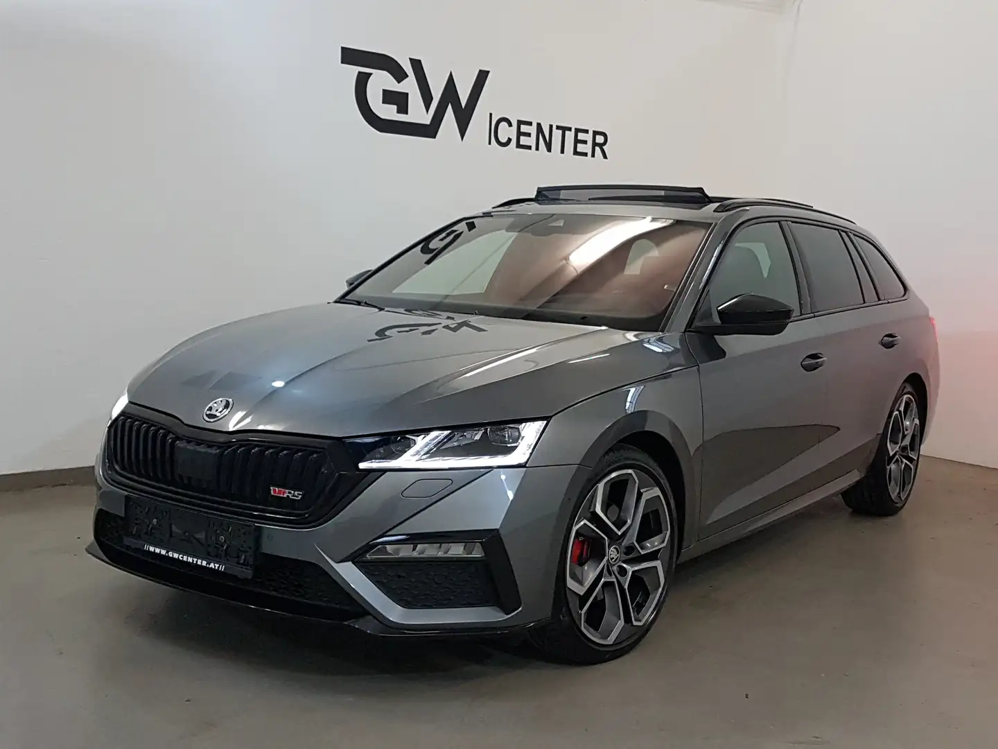 Skoda Octavia Combi 2,0 TDI RS Plus Matrix AHK PANORAMA HUD Grau - 2