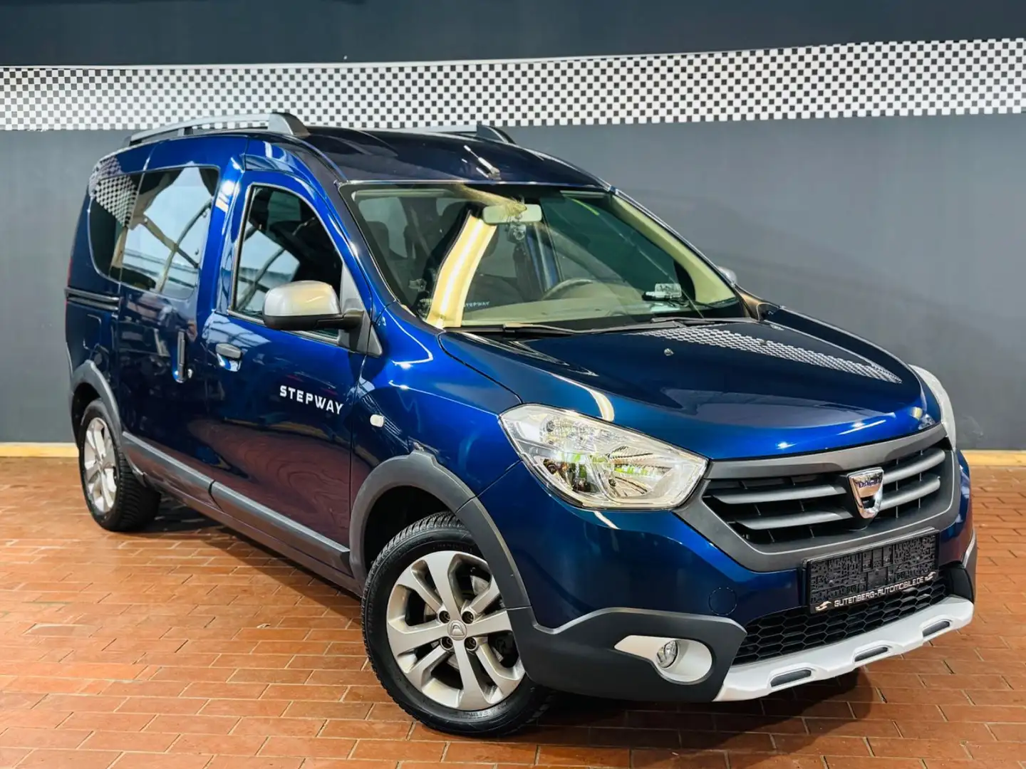 Dacia Dokker Stepway Kamera Finanzierung Garantie Blau - 1
