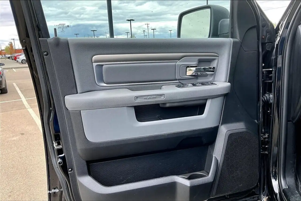 RAM 2500 снимка RAM 2500
