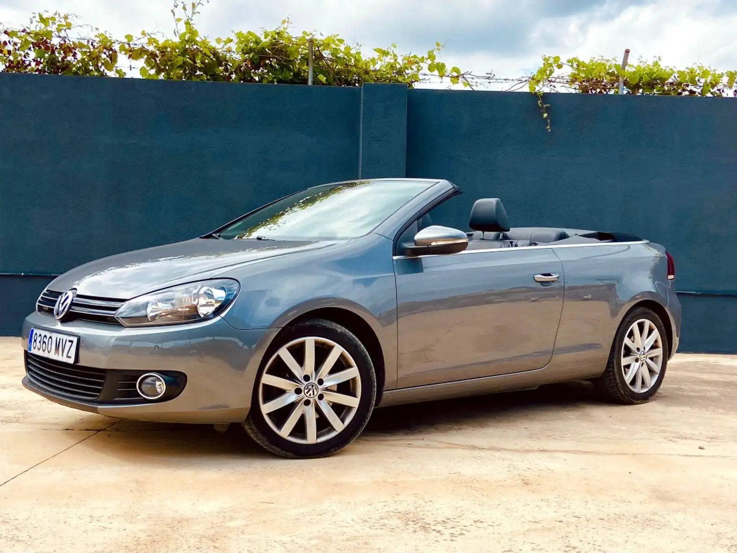 Volkswagen Golf Descapotable Manual de 2 Puertas Gris - 1