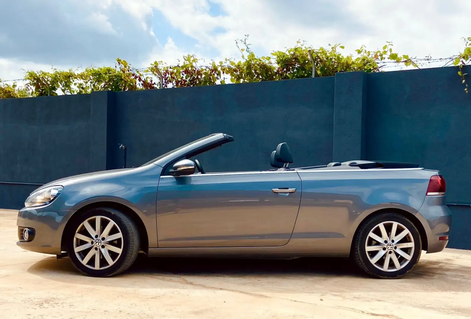 Volkswagen Golf Descapotable Manual de 2 Puertas Gris - 2