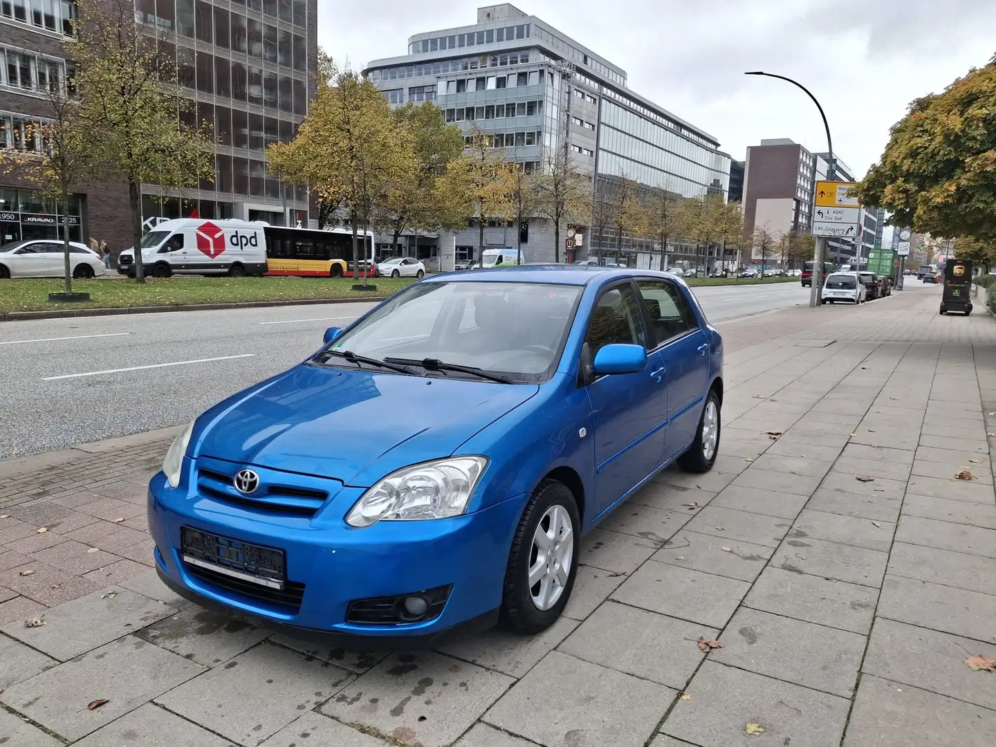 Toyota Corolla 1.6 Edition / Compact Blau - 1
