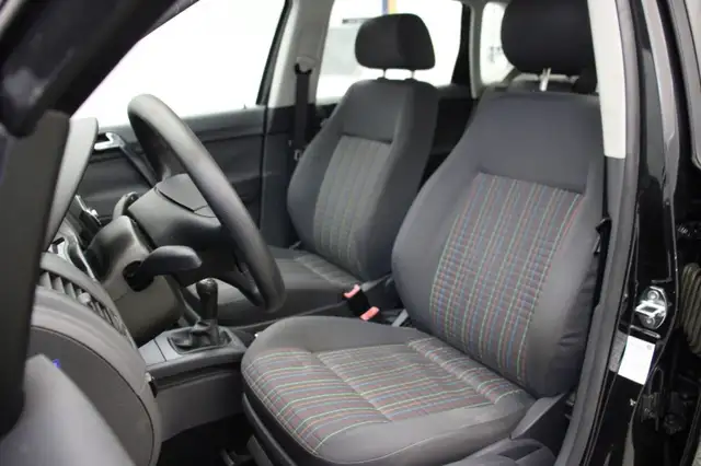 Volkswagen Polo view 5