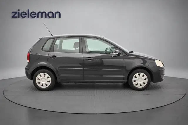 Volkswagen Polo view 11