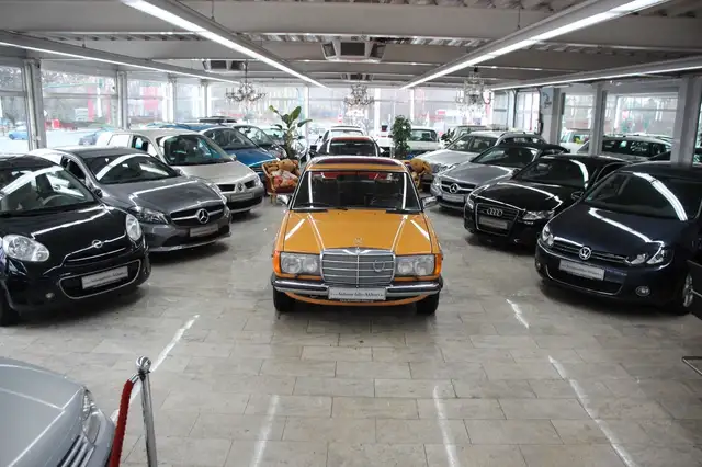 Mercedes-Benz 240 W123 240 D *H-Zulassung*